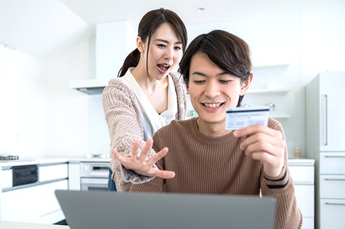 「夫の浪費に疲れた…」もう限界、離婚はできる？ 相談先は？